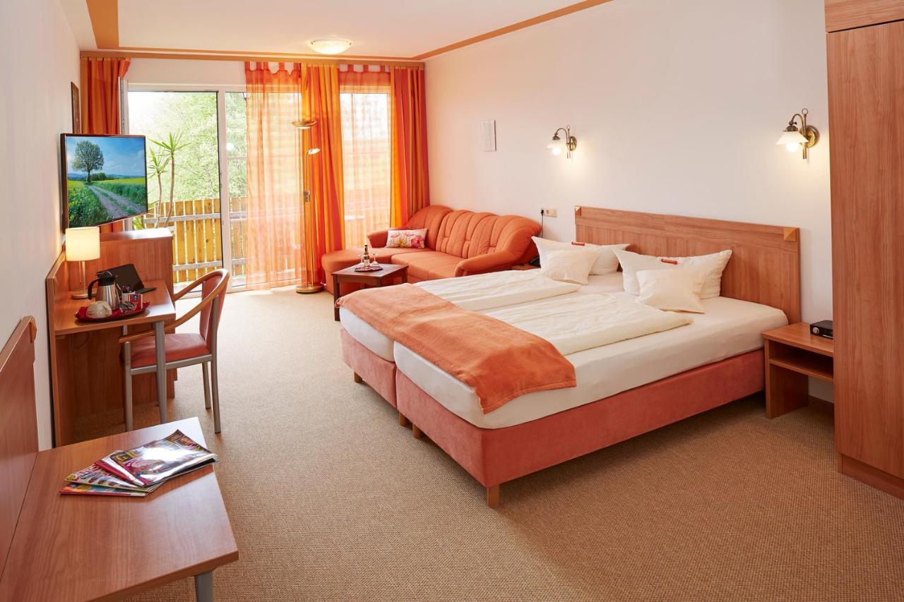 Land- Und Aktivhotel Altmuehlaue バート・ローダッハ エクステリア 写真