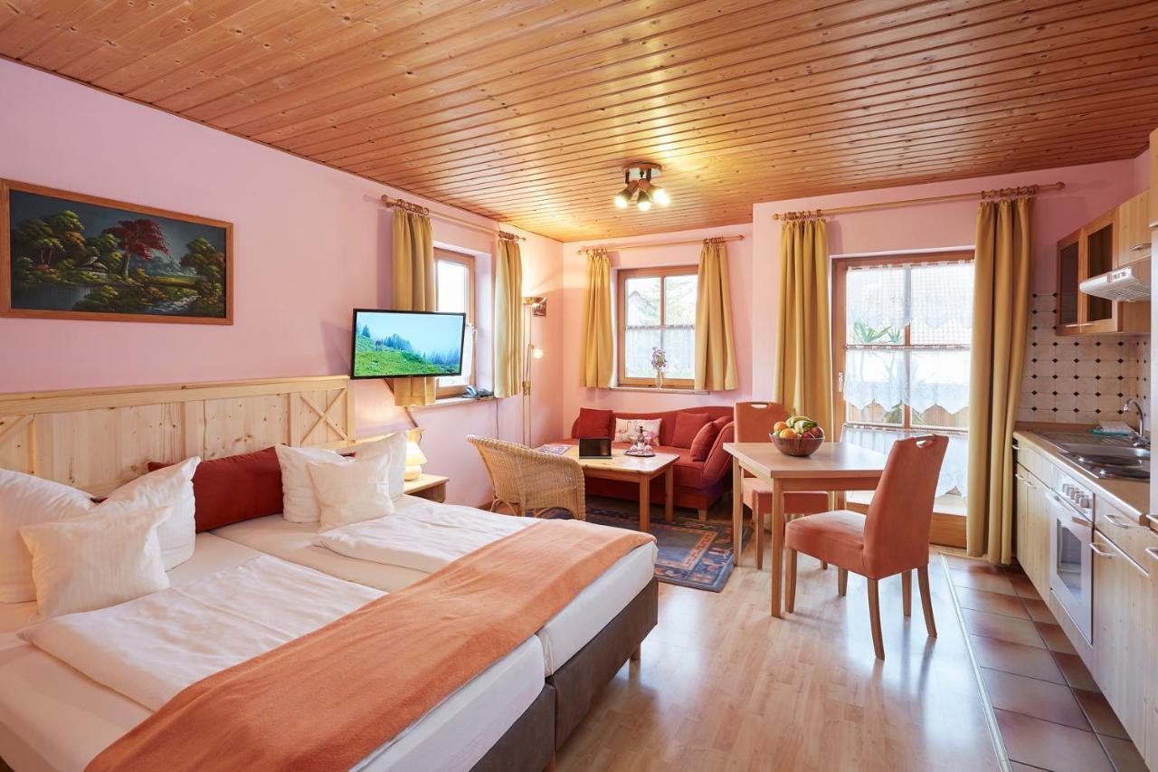 Land- Und Aktivhotel Altmuehlaue バート・ローダッハ エクステリア 写真