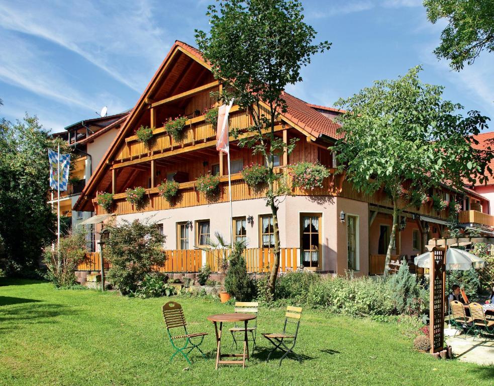 Land- Und Aktivhotel Altmuehlaue バート・ローダッハ エクステリア 写真